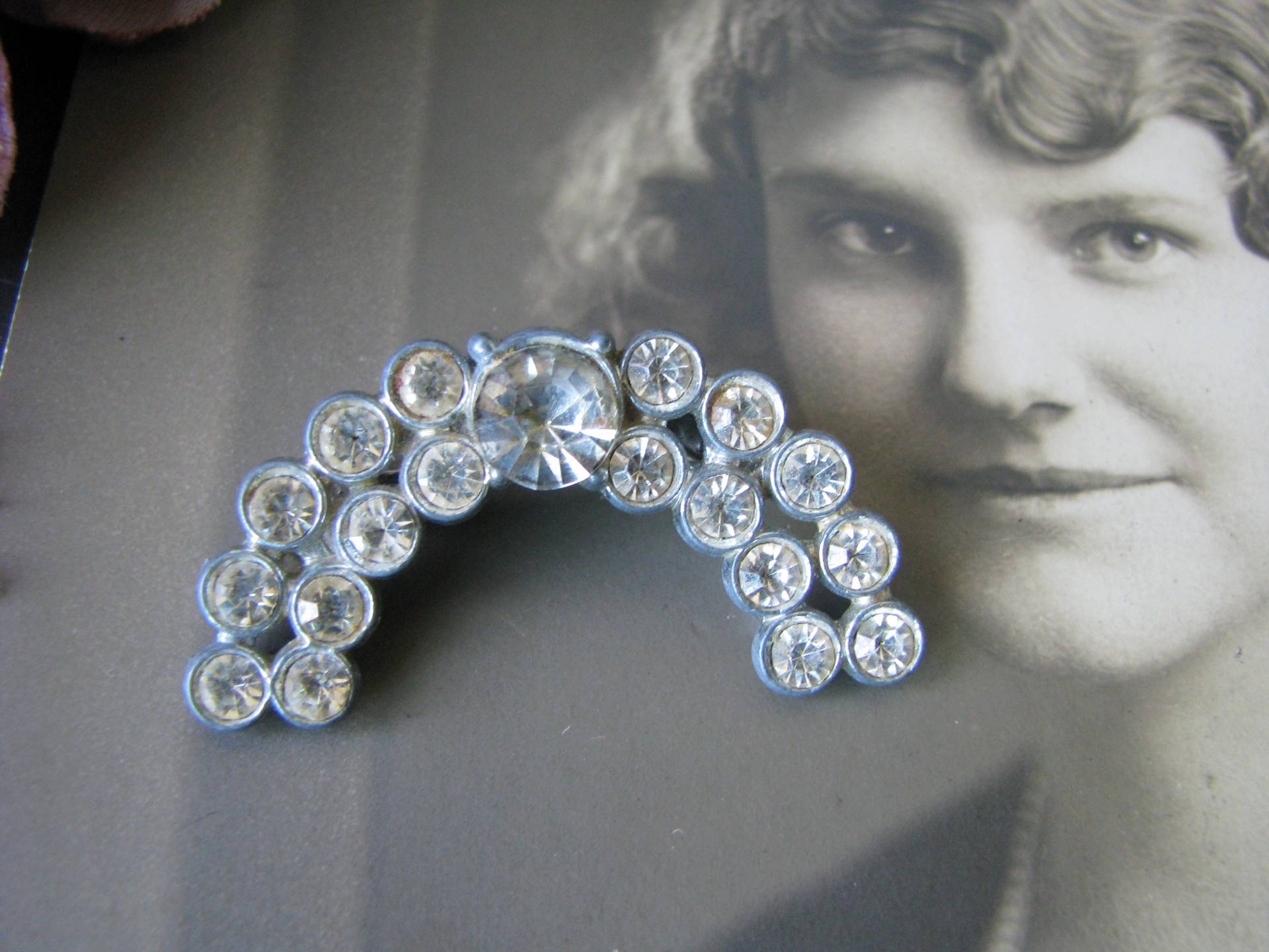1930Er Jahre Strass Pin, Art Deco Brosche, Topf Metall Hochzeit Braut Pin 1930Er Jahre Strass Pin, Art Deco Brosche, Topf Metall Hochzeit Braut Pin von WestEndMarket