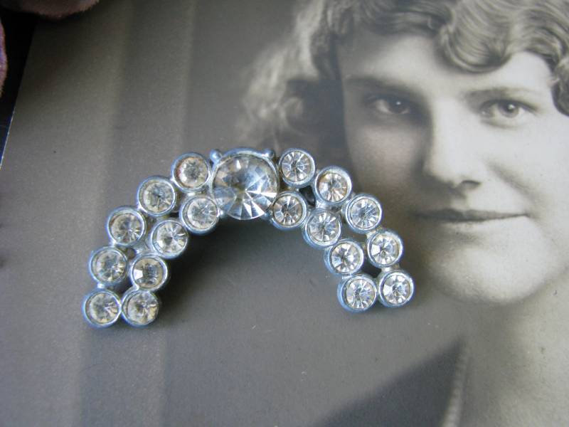 1930Er Jahre Strass Pin, Art Deco Brosche, Topf Metall Hochzeit Braut Pin 1930Er Jahre Strass Pin, Art Deco Brosche, Topf Metall Hochzeit Braut Pin von WestEndMarket