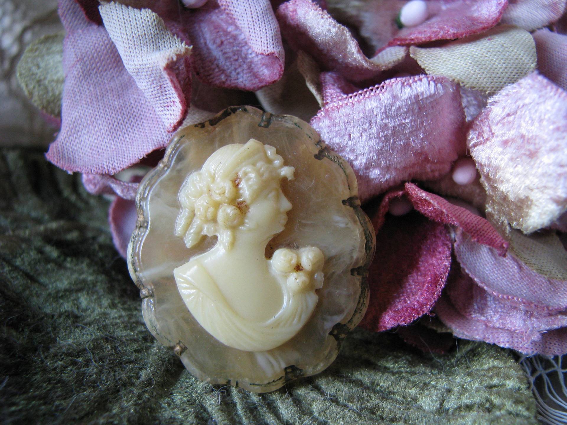Antik Celluloid Kamee Brosche, Hochzeit 1930Er Vintage Brosche Antik Celluloid Kamee Brosche, Hochzeit 1930Er Vintage Brosche von WestEndMarket