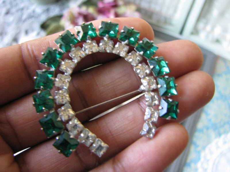 Art Deco Brosche, 1930Er Strass Grüne Vintage Brosche Art Deco Brosche, 1930Er Strass Grüne Vintage Brosche von WestEndMarket