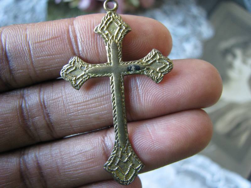 Art Deco Kreuz Anhänger, Verzierter Messing Gestempelter Hochzeit Braut Anhänger von WestEndMarket