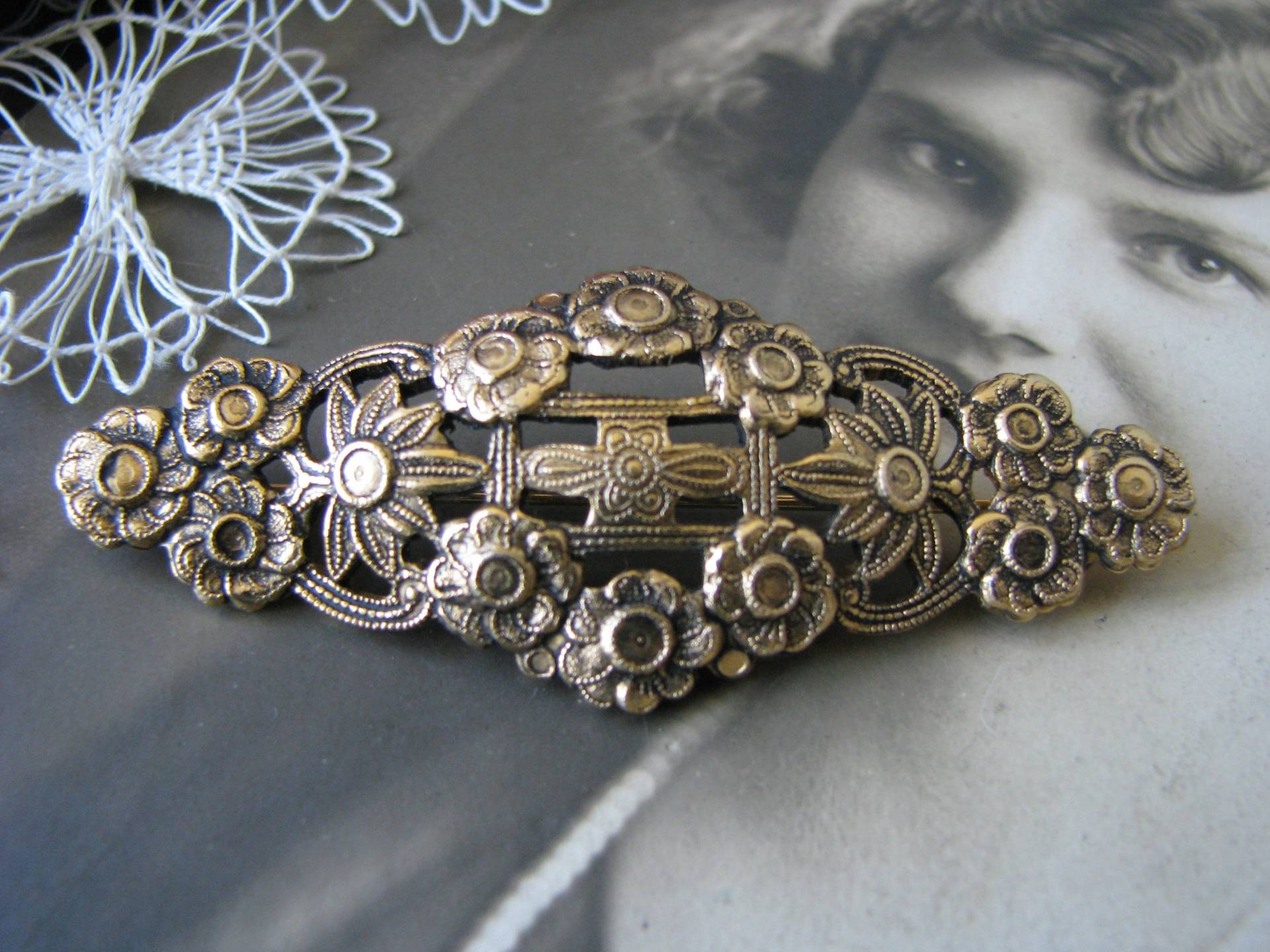 Art Deco Repousse Brosche, Openwork 1930Er Rosen Vintage Hochzeit Brosche Art Deco Repousse Brosche, Openwork 1930Er Rosen Vintage Hochzeit Brosche von WestEndMarket