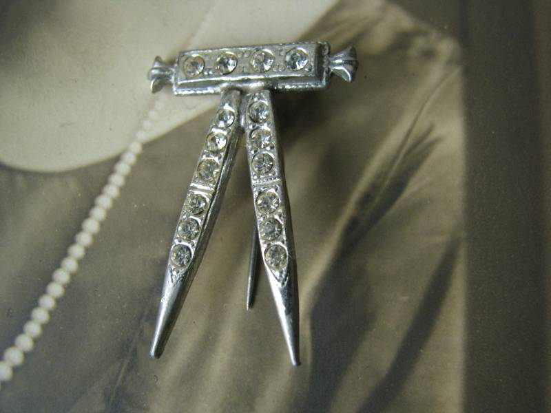 Geschenke Für Bräute, Art Deco Paste Schärpe Pin, Strass 1930Er Jahre Hochzeit Pins Geschenke Für Bräute, Art Deco Paste Schärpe Pin, Strass 1930Er Jahre Hochzeit Pins von WestEndMarket