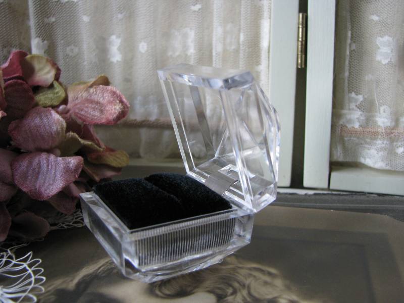 Vintage Ring Box, Kunststoff Box, Diamantförmige Verlobung Display Klare Box Vintage Ring Box, Kunststoff Box, Diamantförmige Verlobung Display Klare Box von WestEndMarket