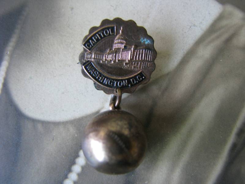 Washington Dc Pin, Gold Filled Baseball Charm In, Gedenk Pin, Schmuck, Schmuck Washington Dc Pin, Gold Filled Baseball Charm In, Gedenk Pin, Schmuck, Schmuck von WestEndMarket