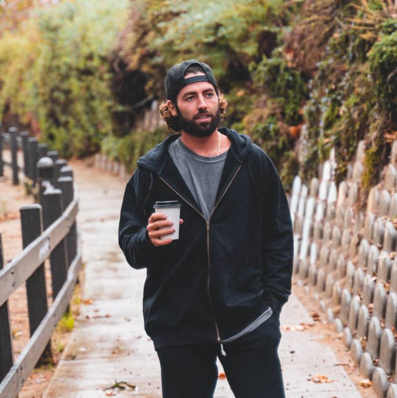 Schwarzer Bio Hoodie | Herren Kapuzen-Sweatshirt 100% Bio-Baumwolle Weicher Und Warmer Pullover von WestPath