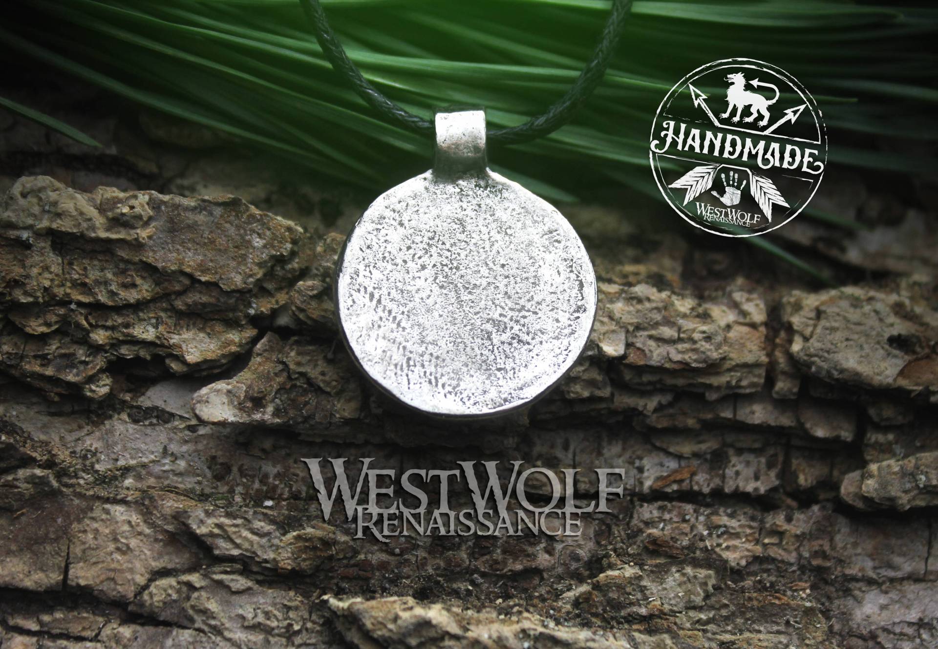 Wikinger Schild Mit Runen - Glücksbringer Für Die Wikinger Wikinger/Krieger/Schutz/Amulett/Silber/Halskette Wikinger Schild Mit Runen - Glücksbringer Für Die Wikinger Wikinger/Krieger/Schutz/Amulett/Silber/Halskette von WestWolfRenaissance