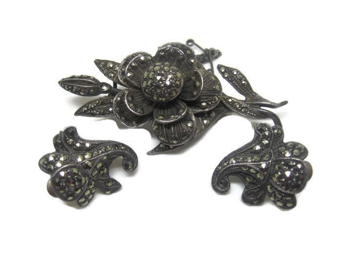 Art Deco C.1920S/30S Brosche Aus Massivsilber Und Markasitenrose Mit Ohrclips. Geschenk Für Sie. Edler Schmuck Art Deco C.1920S/30S Brosche Aus Massivsilber Und Markasitenrose Mit Ohrclips. Geschenk Für Sie. Edler Schmuck von WestandSonJewellery