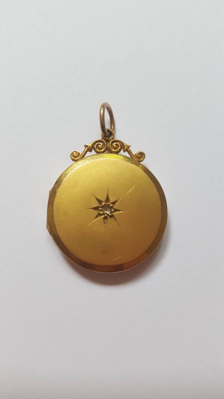 Edwardian 9Ct Zurück Und Vorne Foto Locket Anhänger Edwardian 9Ct Zurück Und Vorne Foto Locket Anhänger von WestandSonJewellery