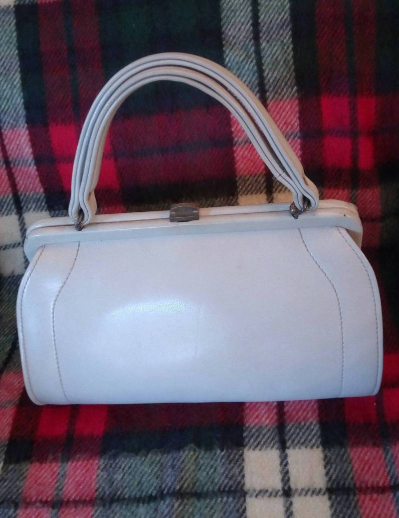 Beige Tasche Mit Smaragdgrünem Innenfutter Aus Den 1950Er Jahren von WesternSwingHulagirl