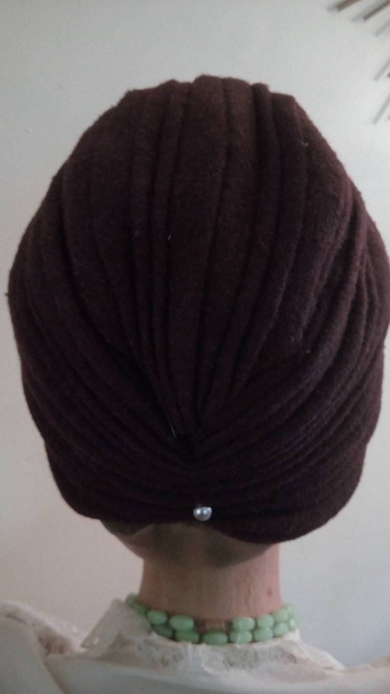 Brauner Wollturban Mit Originalnadel von WesternSwingHulagirl