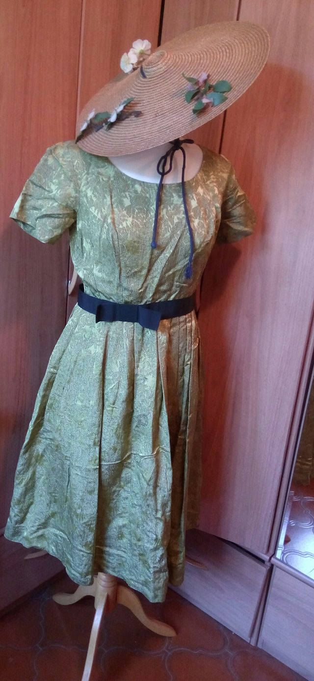 Extravagantes 50Er Jahre Kleid Mit Integriertem Petticoat Altbestand von WesternSwingHulagirl