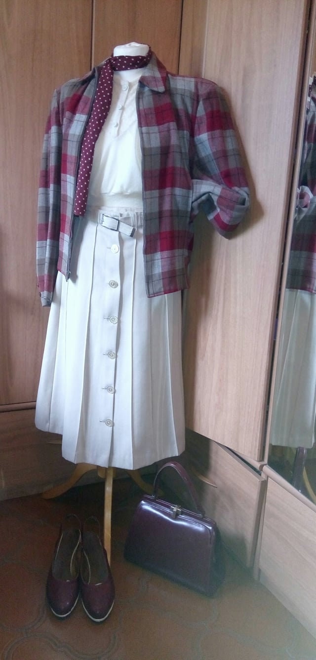 Hübscher Beige Rock Mit Gürtel von WesternSwingHulagirl