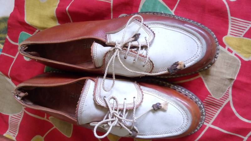 Zweifarbige Schuhe Der Marke Skipper Aus Den 1950Er Jahren, Komplett Leder von WesternSwingHulagirl