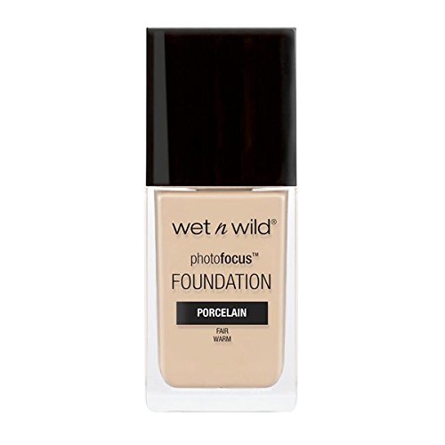 Wet 'n' Wild - Photo Focus Foundation - Foundation Sanftes Elfenbein - Hochdeckend, für makellose Haut auf Fotos - Reduziert feine Linien, Flecken und Falten - Vegan - Soft Ivory von Wet n Wild