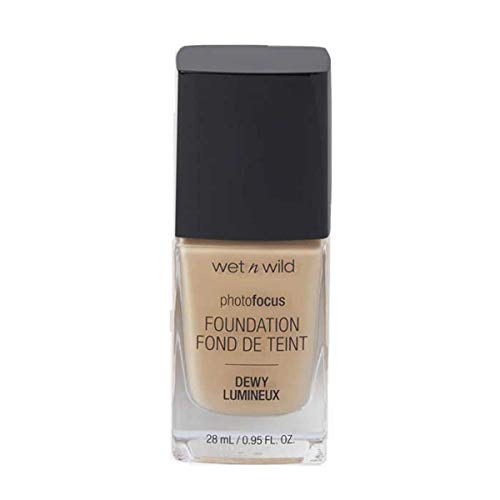 wet n wild - Photo Focus Foundation DEWY - Feuchtigkeitsspendende Foundation in weichem Beige - Deckt Unreinheiten ab, eignet sich für normale und trockene Haut - Vegan - Soft Beige von Wet n Wild