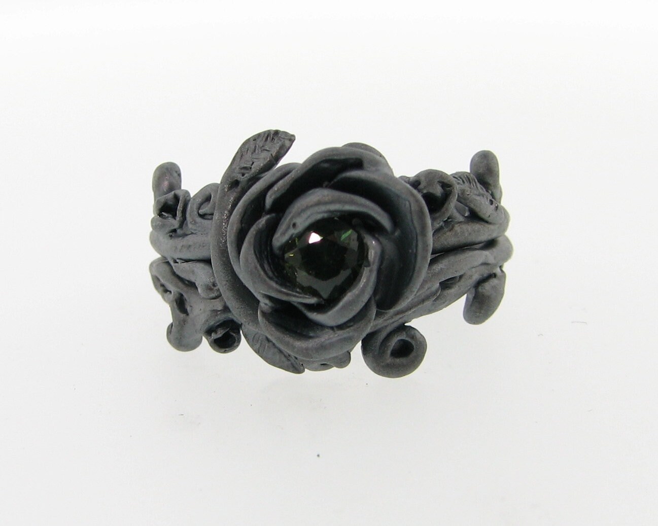 Rosengirlande Hochzeit Set Schwarz Silber & Turmalin von WexfordJewelers