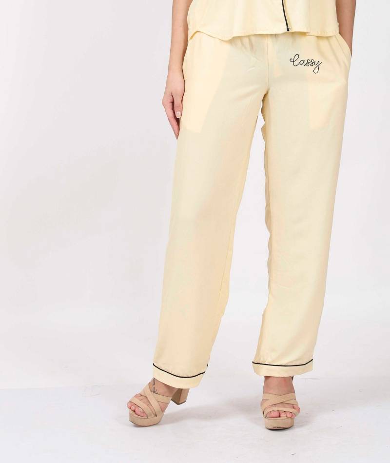 Gelb Pyjama, Familien Braut Hose Set, Urlaubs Pyjama. Passender Bachelorette Schlafanzug. Weiche Hose. Mit Kordelzug & Elastisch Gelb Pyjama, Familien Braut Hose Set, Urlaubs Pyjama. Passender Bachelorette Schlafanzug. Weiche Hose. Mit Kordelzug & Elastisch von WhatALuvely