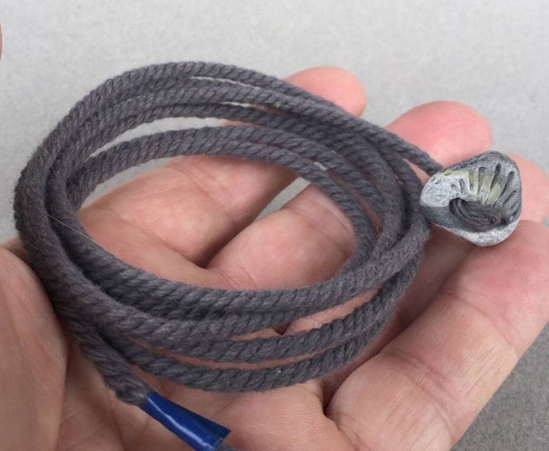 Graues Wickelarmband Art von WhatKnotShop