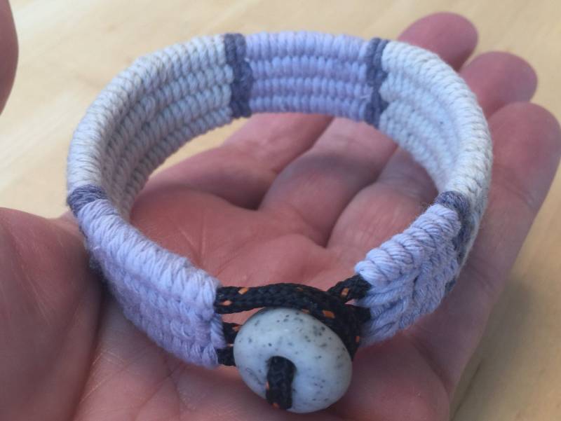 Graues Nadelstreifen Bündchen Aus Baumwolle Art 4319 von WhatKnotShop