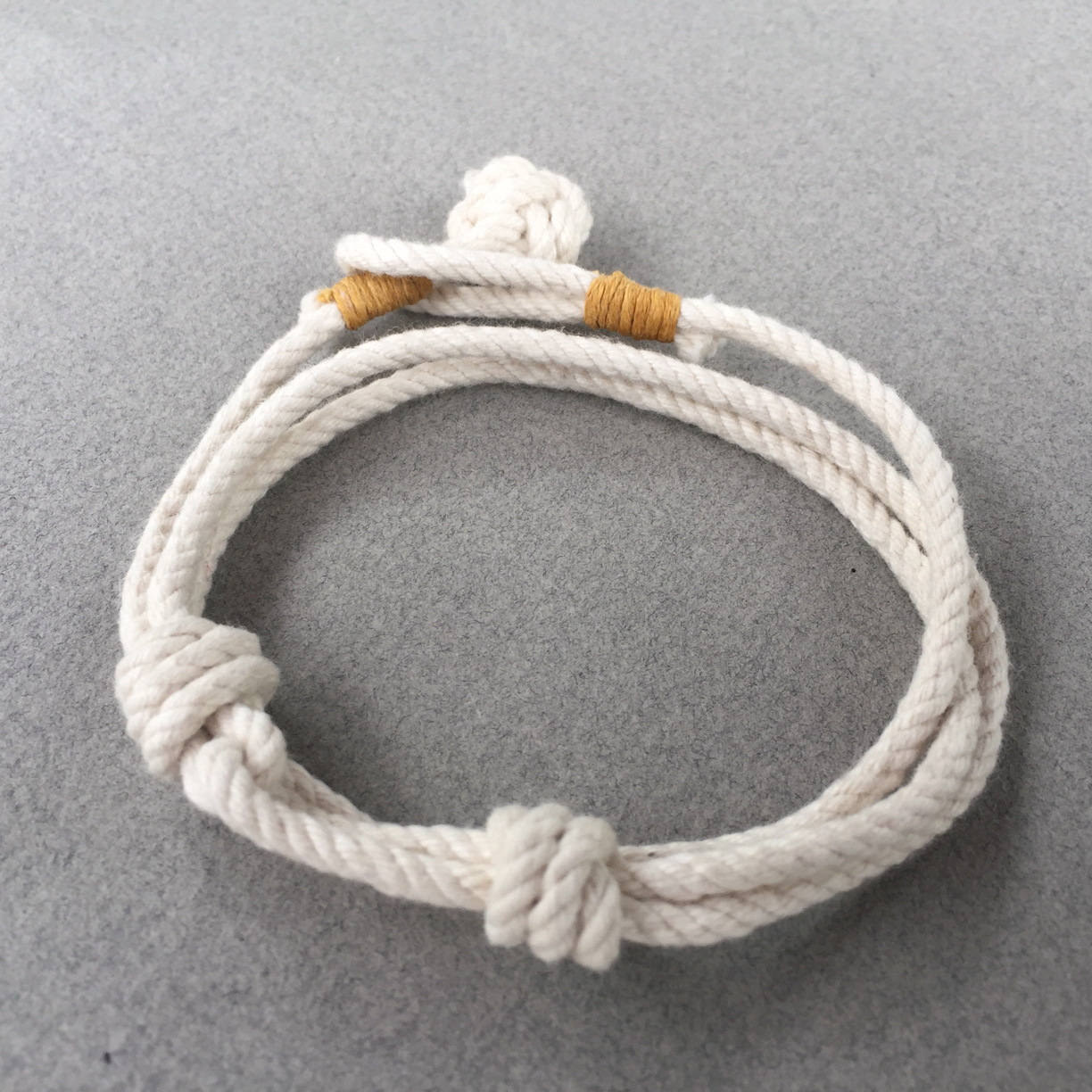 Schlupfknoten Armband Art.-Nr. 2565 von WhatKnotShop