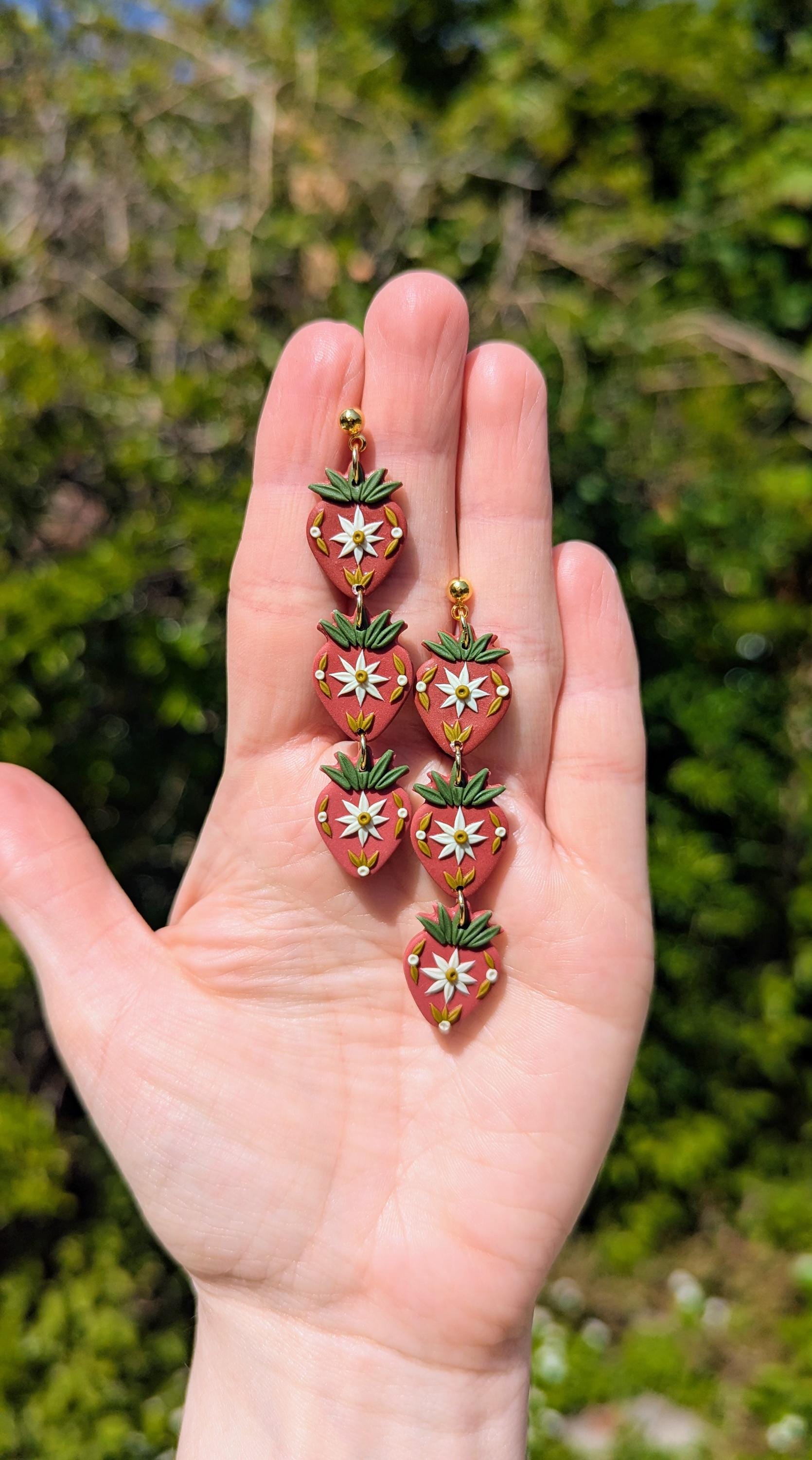 Handgemachte Volkskunst Erdbeeren Ohrringe Polymer Clay Ohrringe Handgemachte Volkskunst Erdbeeren Ohrringe Polymer Clay Ohrringe von WhatMammyMade