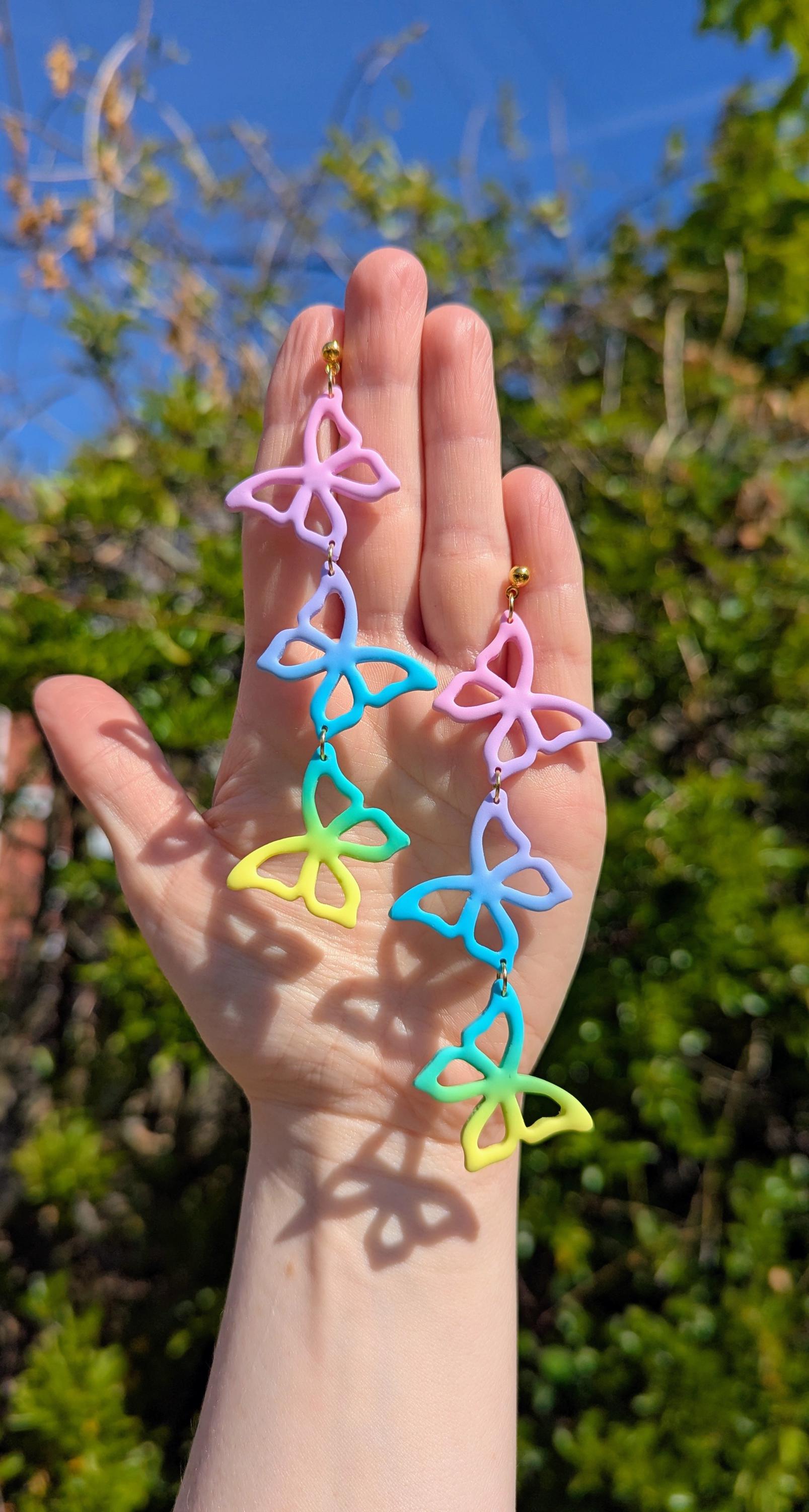 Regenbogen Schmetterling Ohrringe Handgemachte Ohrringe Aus Polymer Clay Regenbogen Schmetterling Ohrringe Handgemachte Ohrringe Aus Polymer Clay von WhatMammyMade