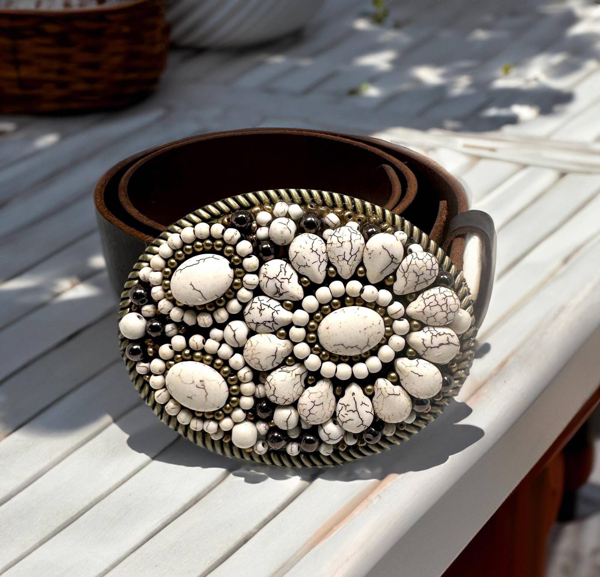Creme Fossilien Perlen Blumen Gürtelschnalle Mit Messingperlen Creme Fossilien Perlen Blumen Gürtelschnalle Mit Messingperlen von WhatTheBuckle