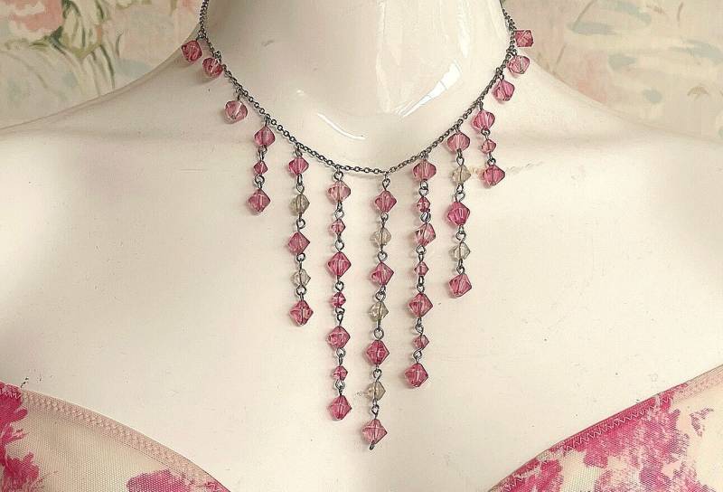 Vintage 80Er Jahre Fuchsia Perlen Kronleuchter Halskette An Silber Kette Mit Karabinerverschluss/Verstellbar von WhatWouldSusieWear