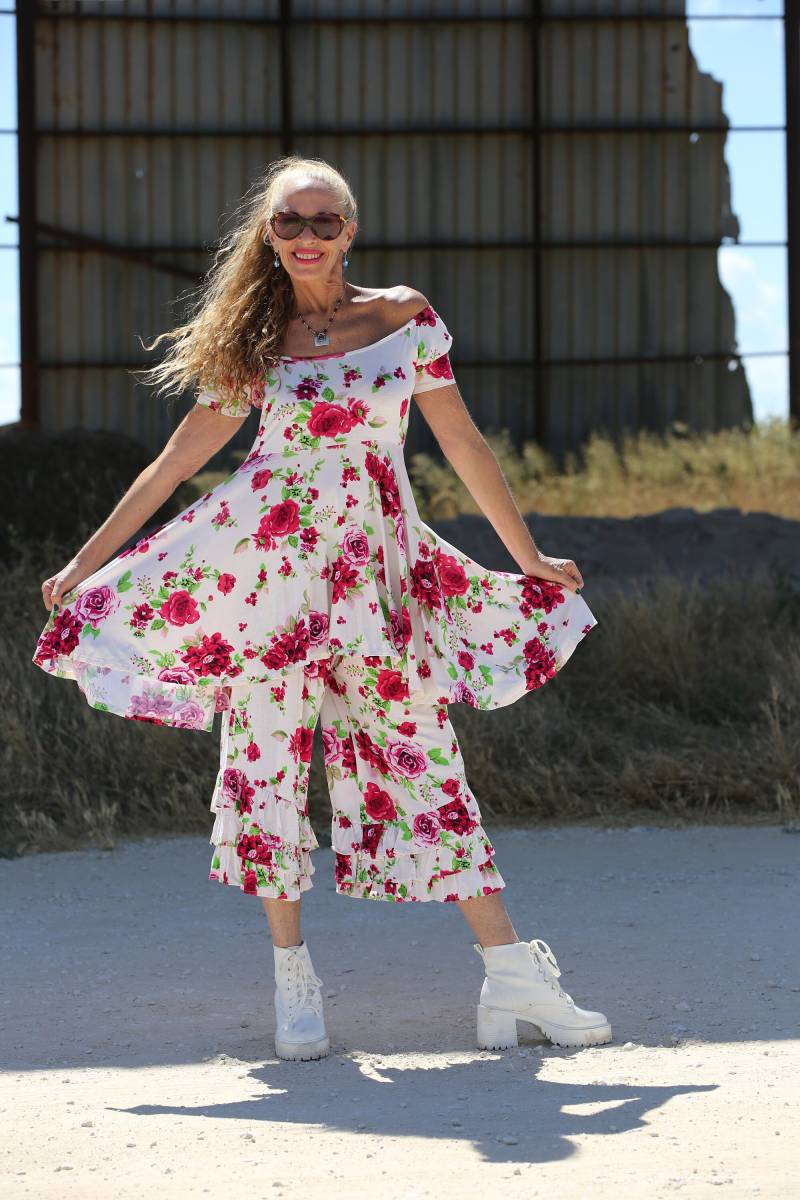 Weiss Und Fuchsia Floral Fit Flare Kleid Mit Taschen von WhatWouldSusieWear