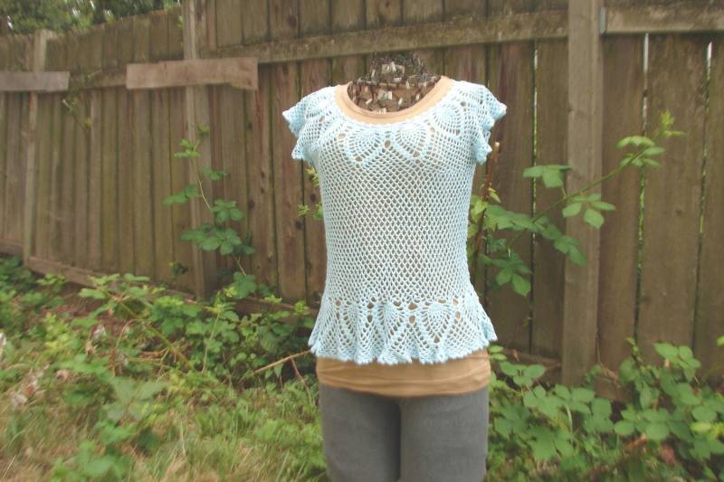 Häkeltop Aus Spitze in Aqua Blau Grün Mit Ananas Motiv Größe M Or von WhateverWorks