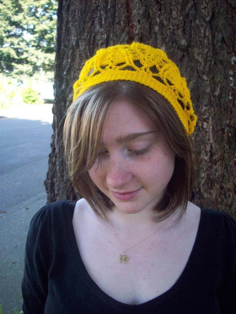 Leuchtend Gelber Trilobit Gehäkelte Baskenmütze Aus Acryl von WhateverWorks