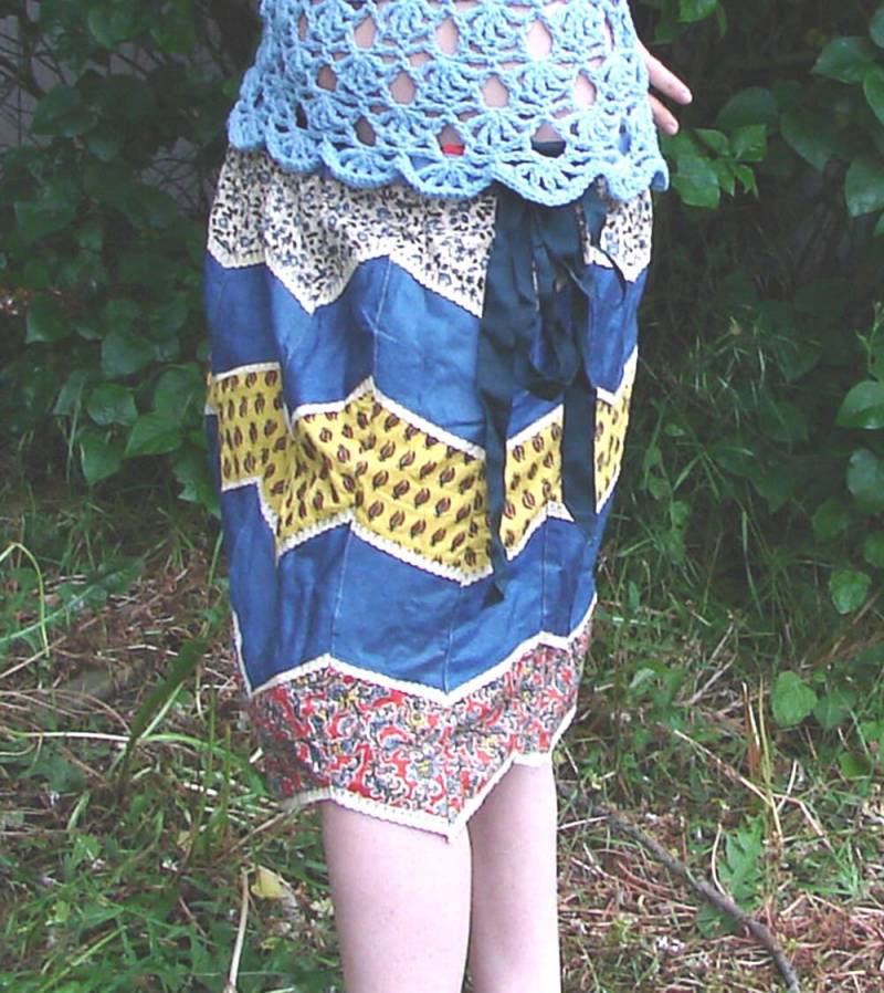 Patchwork Karo Rock Aus Baumwoll-Cambray Und Bedruckten Paisleys von WhateverWorks