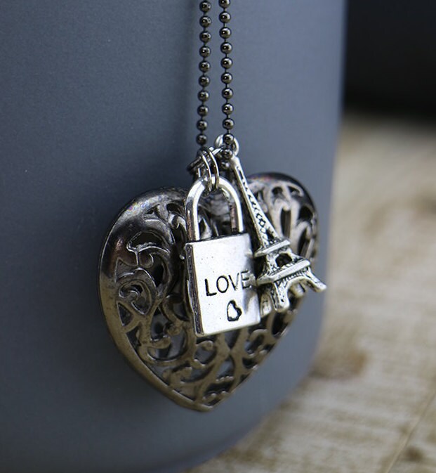 Eiffelturm, Schloss | Vorhängeschloss Und W/Rotguss-Herz-Halskette von WhenAdamMetEve