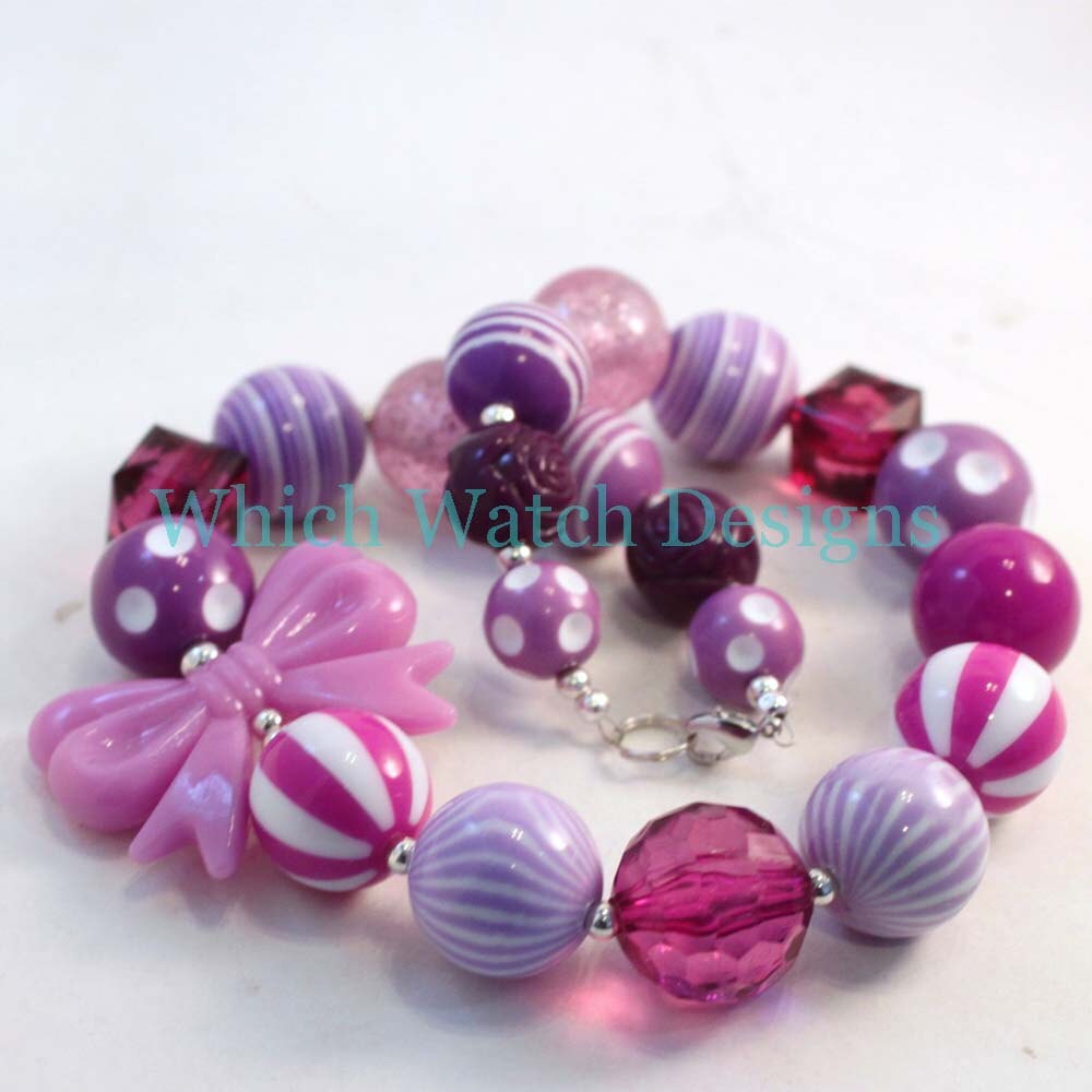 Purplelicious... Klobige Hell Und Dunkel Lila Kleinkind Bubblegum Halskette, Bogen Purplelicious... Klobige Hell Und Dunkel Lila Kleinkind Bubblegum Halskette, Bogen von WhichWatchDesigns