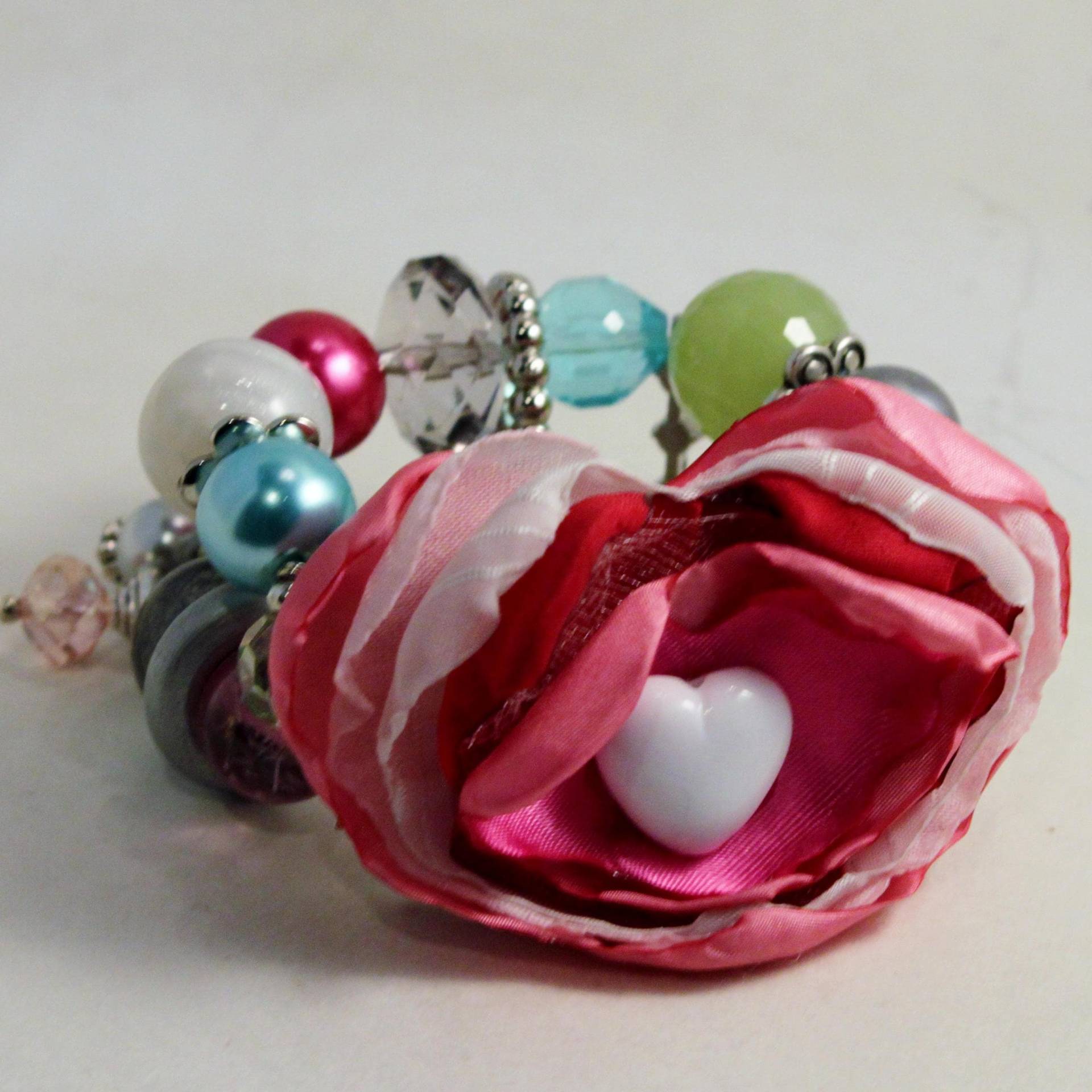 Spielraum-Ornamentale Armband-Set... Rosa, Türkis, Lime Grün Und Grau Armband Mit Stoff-Herz-Anschluss Enthalten Spielraum-Ornamentale Armband-Set... Rosa, Türkis, Lime Grün Und Grau Armband Mit Stoff-Herz-Anschluss Enthalten von WhichWatchDesigns