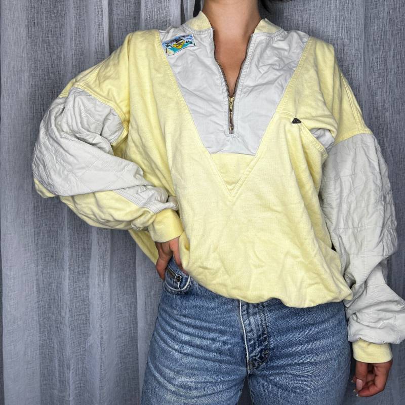 Gelbes Retro Sport Sweatshirt 90Er Patch Reißverschluss von WhimsicalSecondHand