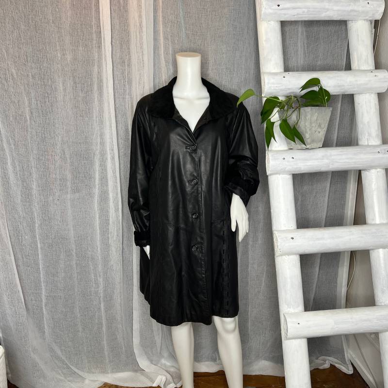 Vintage Mantel Jacke Mittellang Schwarz Oversized von WhimsicalSecondHand