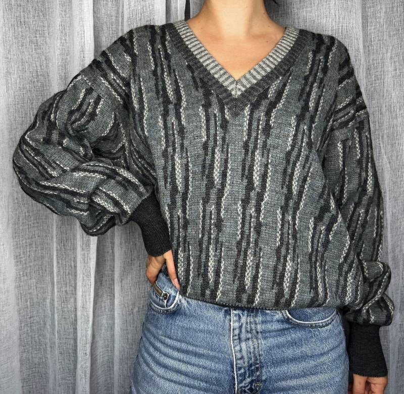 Vintage V Neck Pullover Grau Oversized One Size von WhimsicalSecondHand
