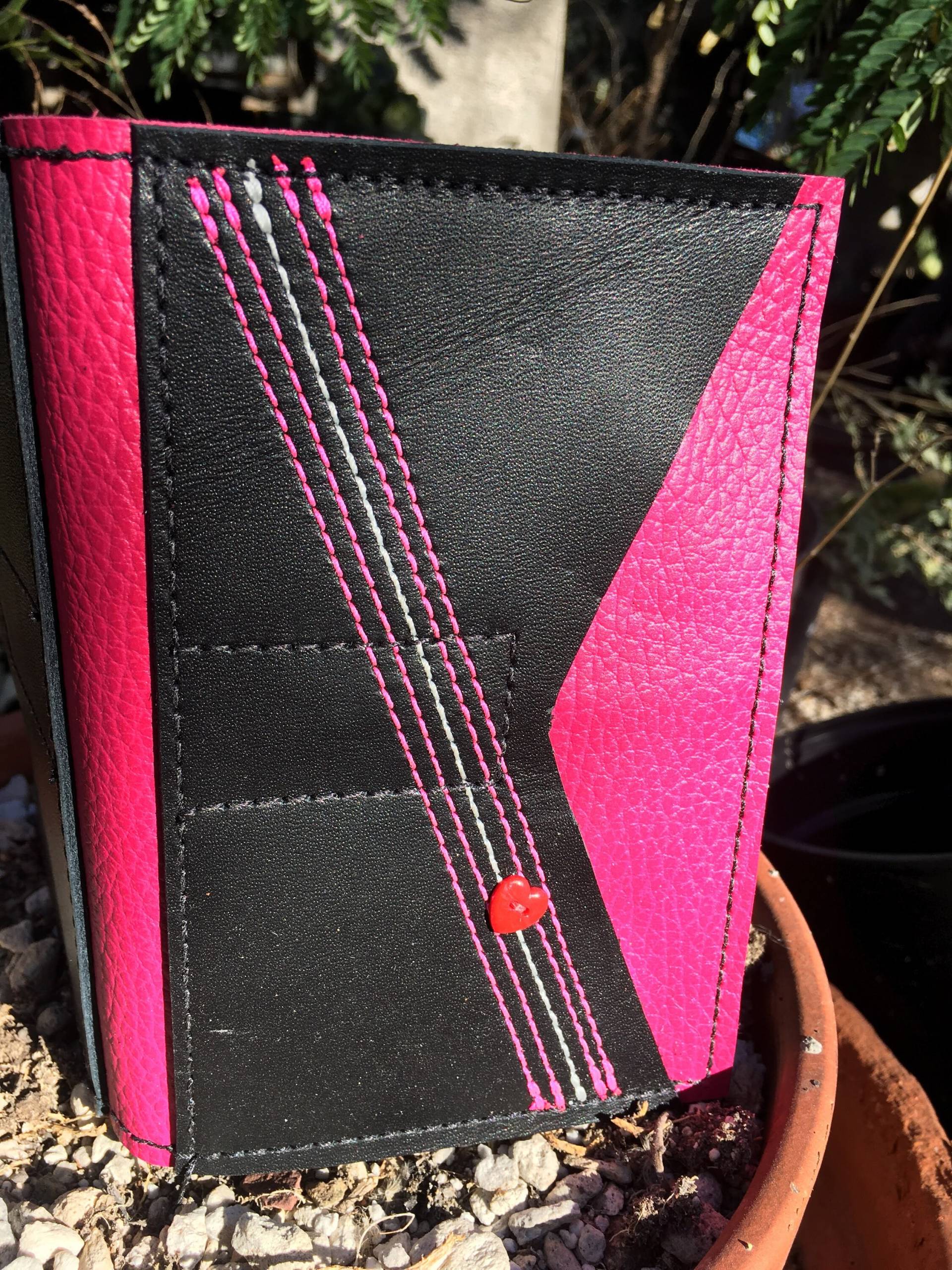 Passport Wallet Leder Mädchen Stolz von WhimsyProtocol