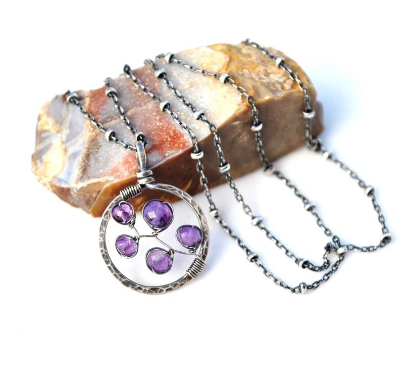 Gehämmerter Amethyst Anhänger Mit Sterling Silber Februar Geburtsstein Gehämmerter Amethyst Anhänger Mit Sterling Silber Februar Geburtsstein von WhimsybyKT