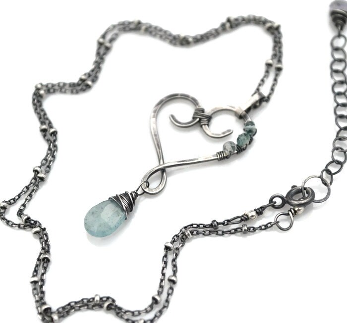 Moss Aquamarin Herz Anhänger Gehämmertes Sterling Silber, März Geburtsstein Moss Aquamarin Herz Anhänger Gehämmertes Sterling Silber, März Geburtsstein von WhimsybyKT
