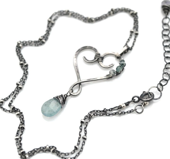 Moss Aquamarin Herz Anhänger Gehämmertes Sterling Silber, März Geburtsstein Moss Aquamarin Herz Anhänger Gehämmertes Sterling Silber, März Geburtsstein von WhimsybyKT