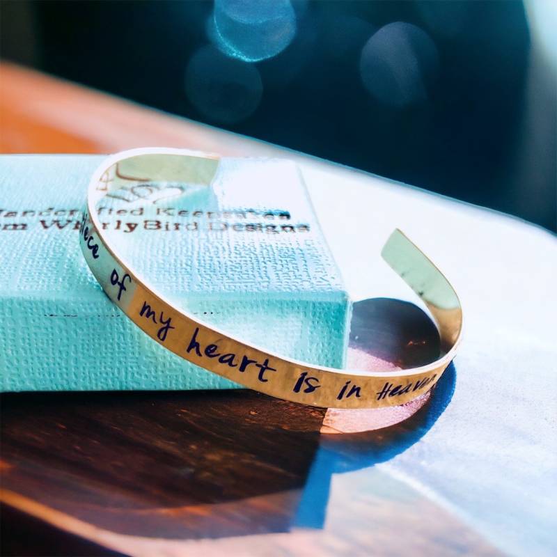 18K Vergoldet Armreif Hand Gestempelt, Personalisierte Erinnerung Schmuck von WhirlyBirdDesigns