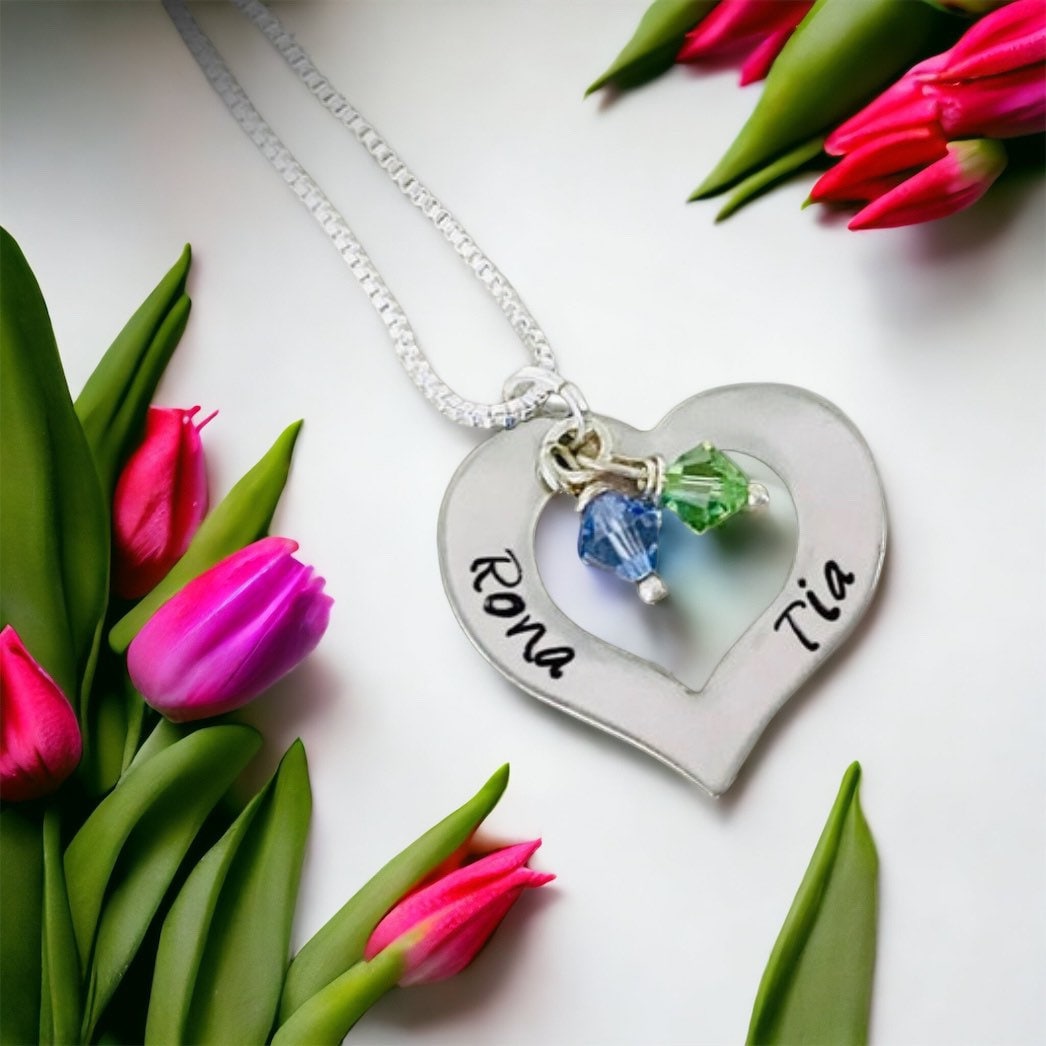 Hand Gestempelt Personalisierte Benutzerdefinierte Mütter Halskette Omas Mit Geburtsstein Kristallen von WhirlyBirdDesigns