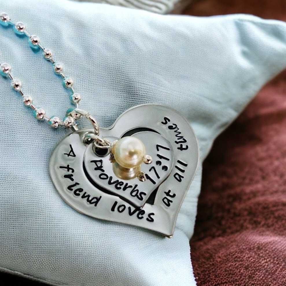 Handgestempelte Sprüche 1717 Herz-Halskette Mit Geburtsstein, Personalisierter Freund Geschenk von WhirlyBirdDesigns