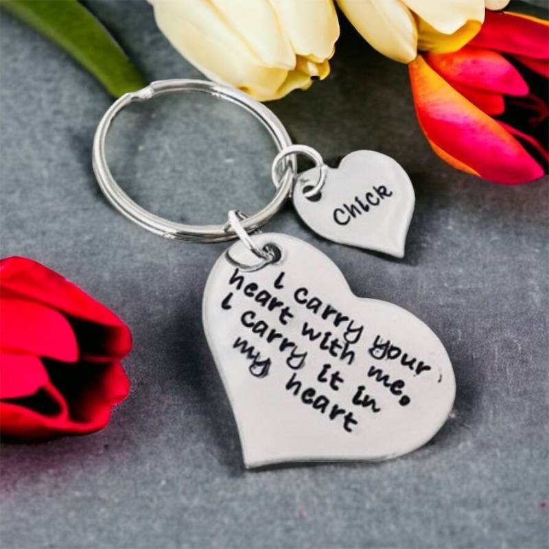 "Personalisierte Herz Keychain "Ich Trage Dein Herz", Hand Gestempelt." von WhirlyBirdDesigns