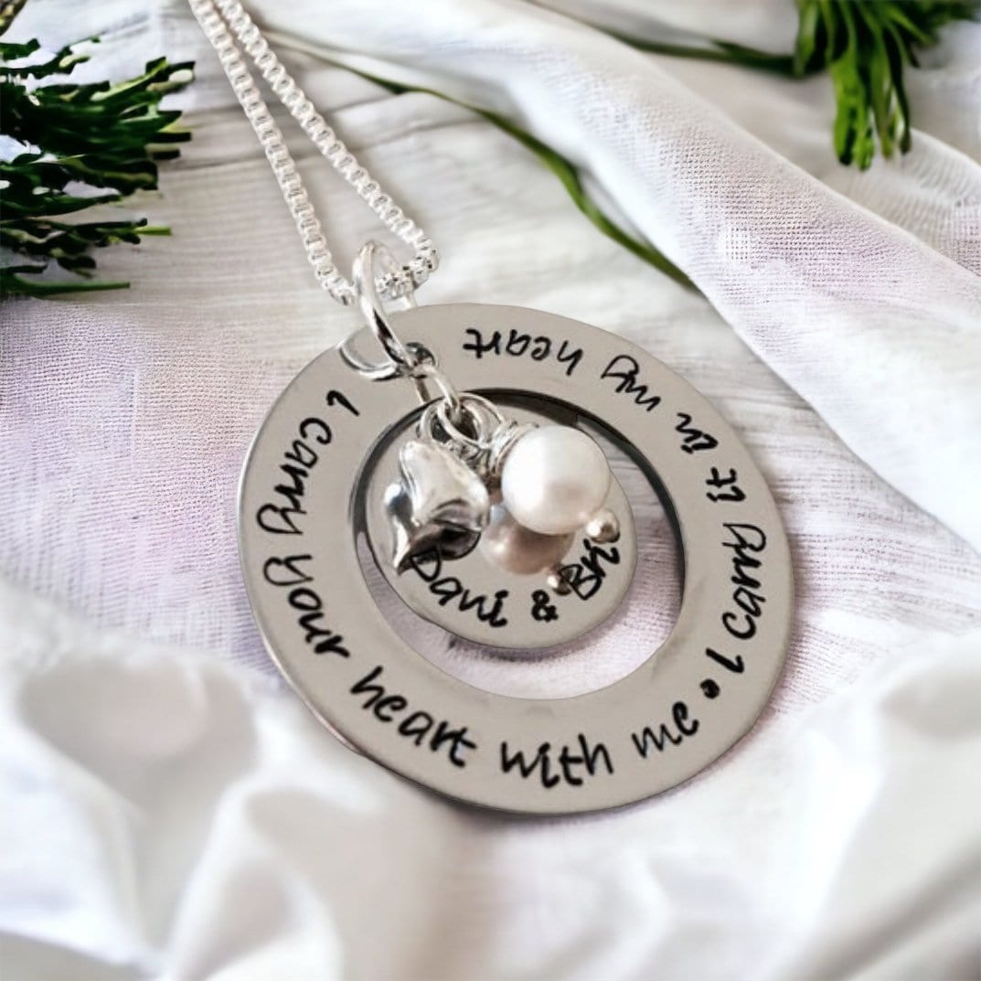 Ich Trage Deine Herz-Erinnerung Halskette Mit Namen & Perle von WhirlyBirdDesigns