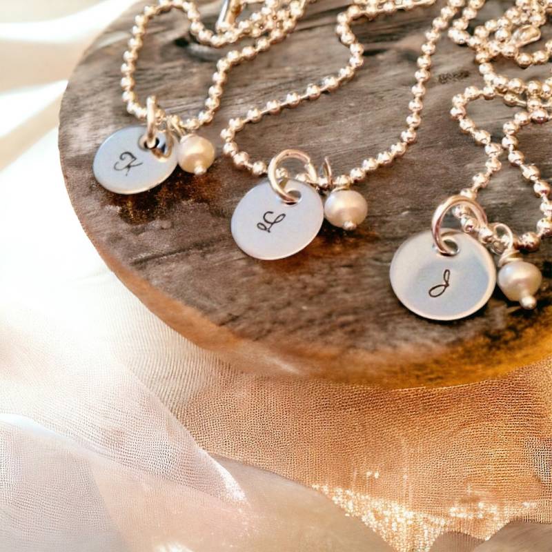 Monogramm Initial Halskette, Swarovski Geburtsstein Oder Perle, Hand Gestempelt von WhirlyBirdDesigns