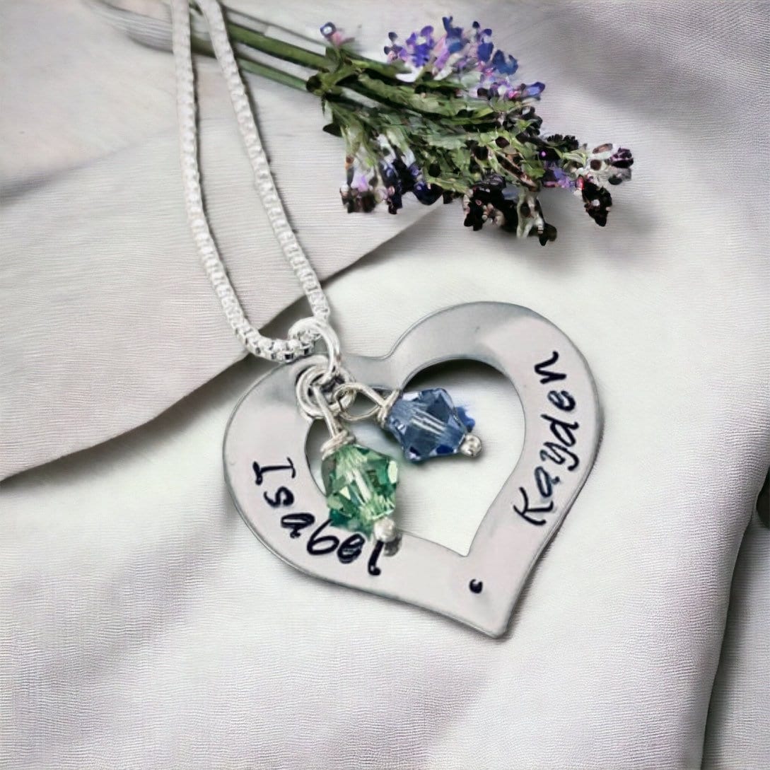 Personalisierte Hand Gestempelt Herz Halskette Mit Swarovski-Kristallen von WhirlyBirdDesigns